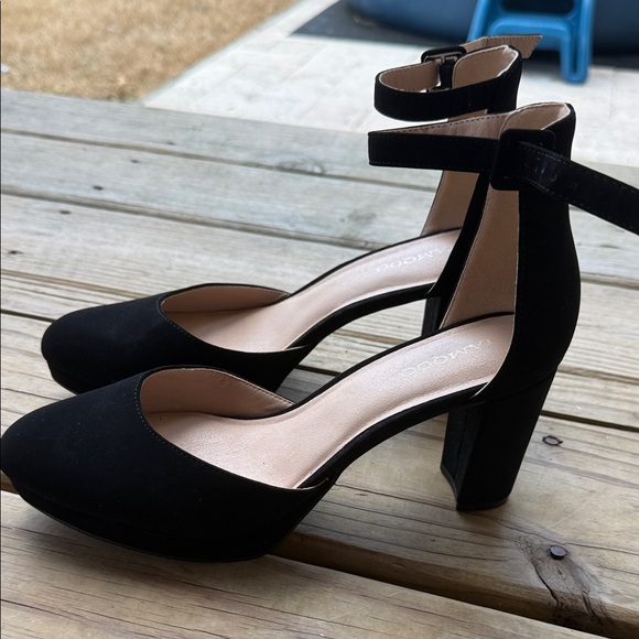 Iamqoo Women’s Size 8.5 Black Almond Toe Ankle Strap High Heels Strappy 3.5” - Picture 2 of 11